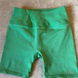 Alo Yoga Women's Green Shorts